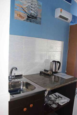 Гостевой дом На Юго Западной Судак Трехместный номер Делюкс с видом на море-5