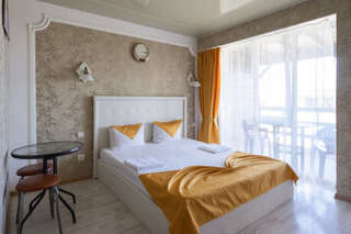 Гостевой дом На Юго Западной Судак Двухместный номер Делюкс с 1 кроватью и видом на море-1